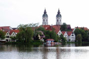 Stadtsee mit Stiftskirche